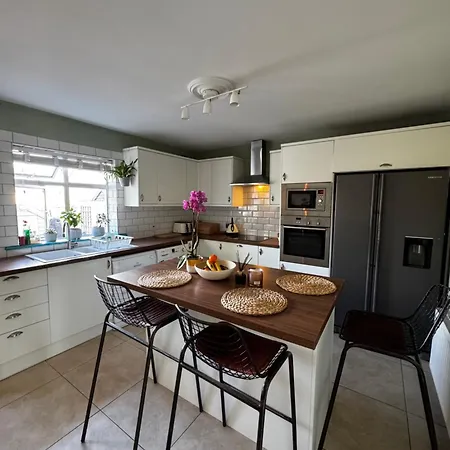 בית אירוח The Nysa Garden House Only